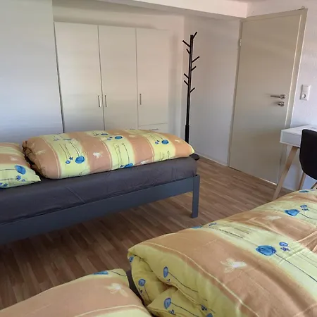 Monteurzimmer Bei Jena - T Und T Gbr Δωμάτια σε οικογενειακή κατοικία *