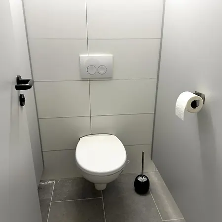 Monteurzimmer Bei Jena - T Und T Gbr Δωμάτια σε οικογενειακή κατοικία *