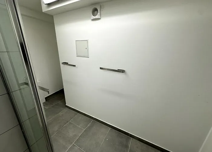 Privatunterkunft Monteurzimmer Bei Jena - T Und T Gbr