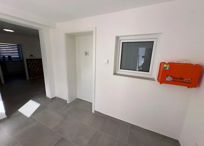 Monteurzimmer Bei Jena - T Und T Gbr *